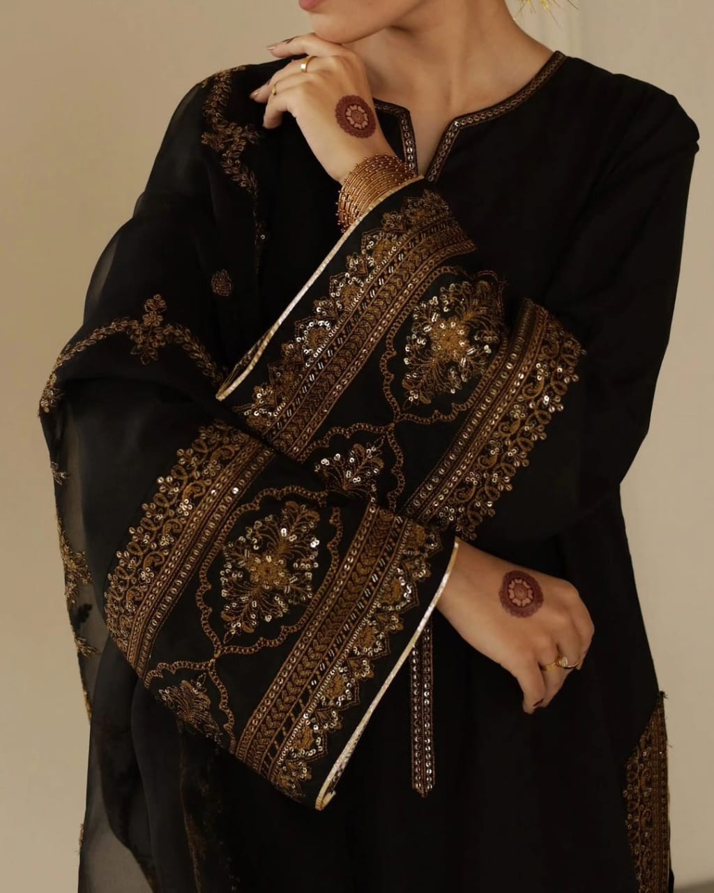 Siyaah 3-piece Lawn Stitched Dress